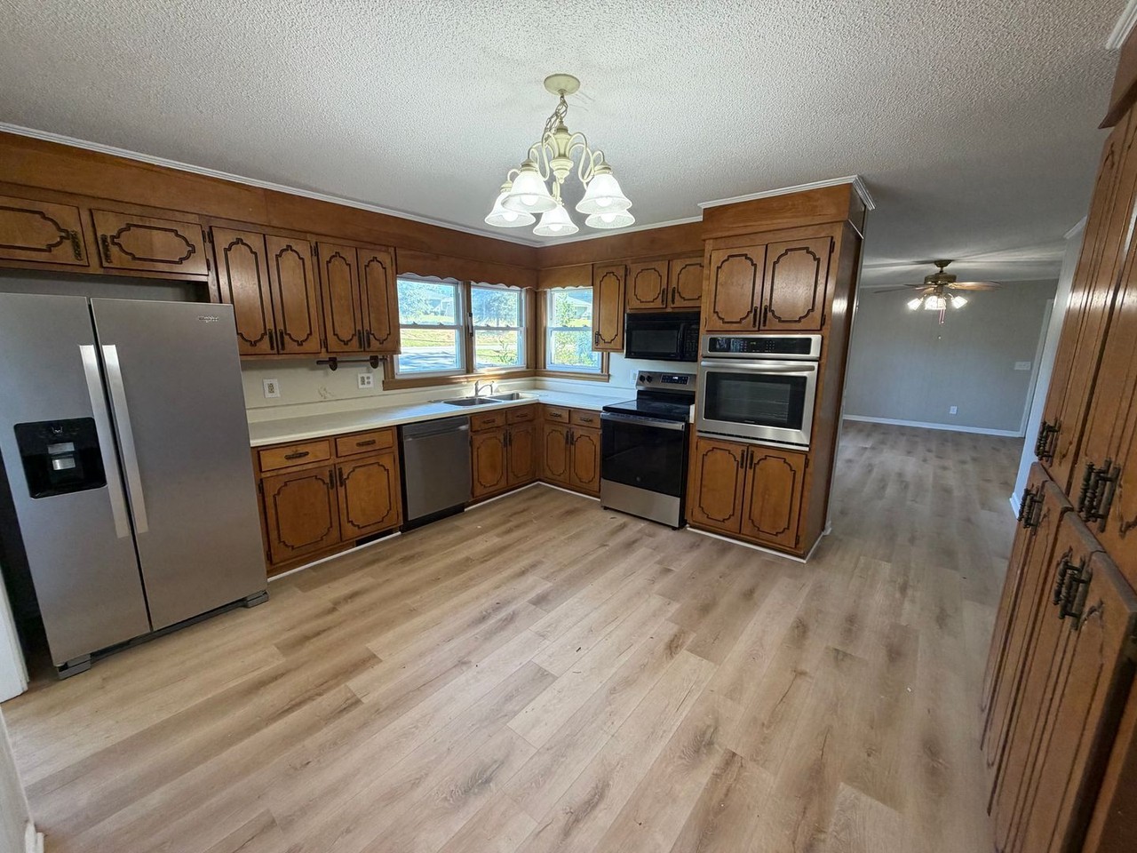 205 Cambridge Dr - Photo 5 of 14