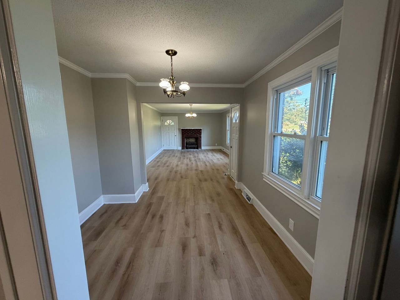 205 Cambridge Dr - Photo 7 of 14
