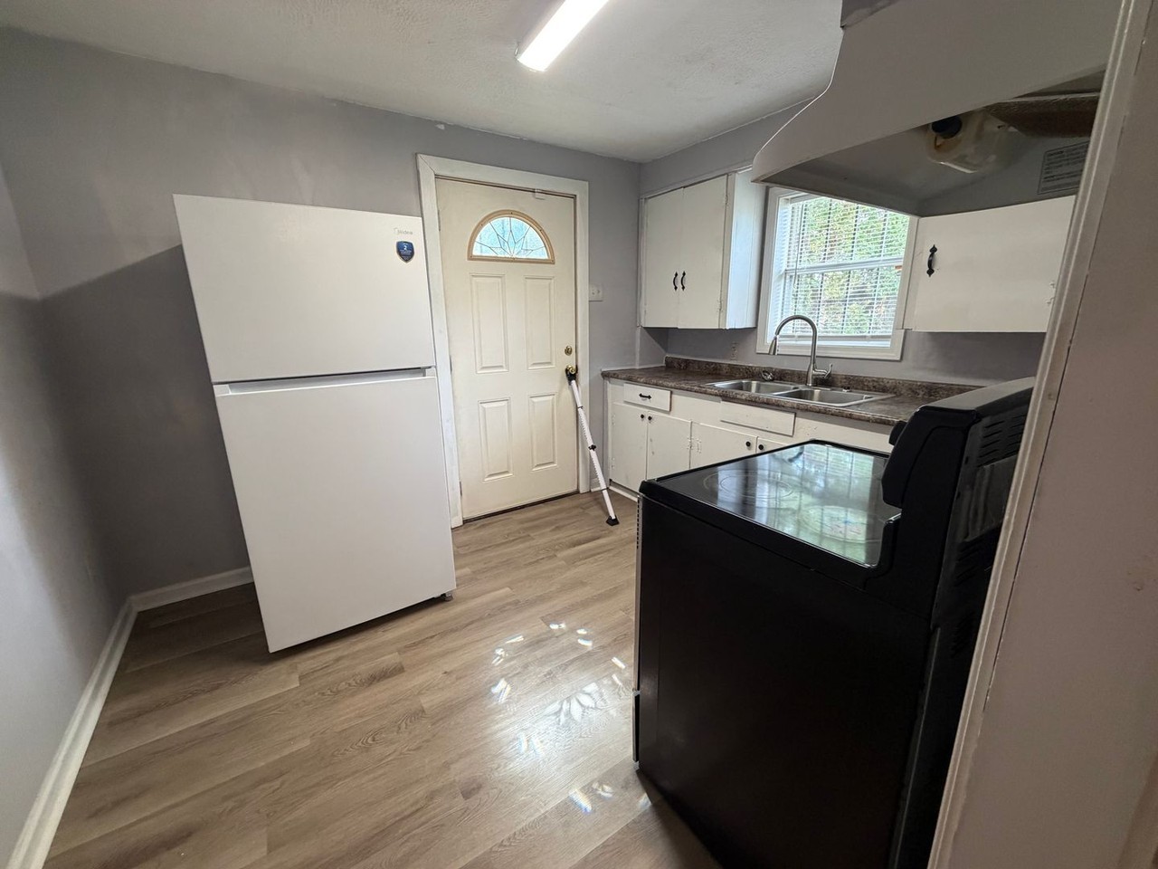 1512 Brick St - Photo 4 of 7