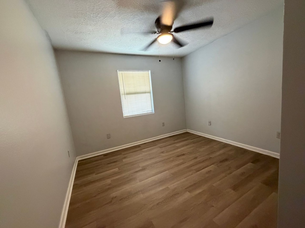 1512 Brick St - Photo 5 of 7
