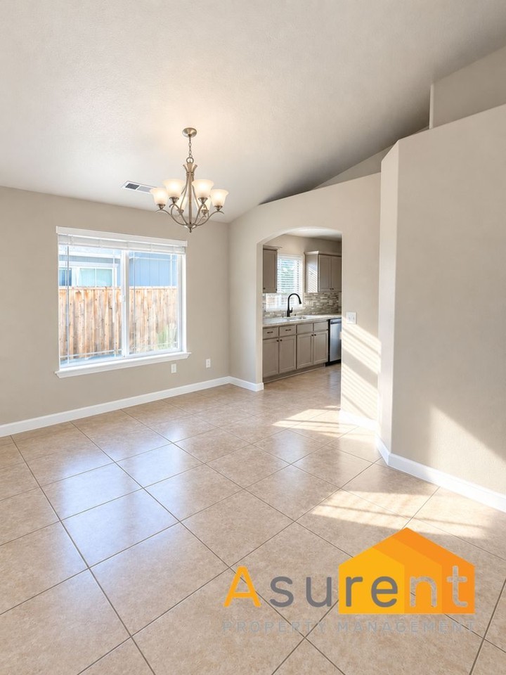 3473 Camas Ln - Photo 6 of 14
