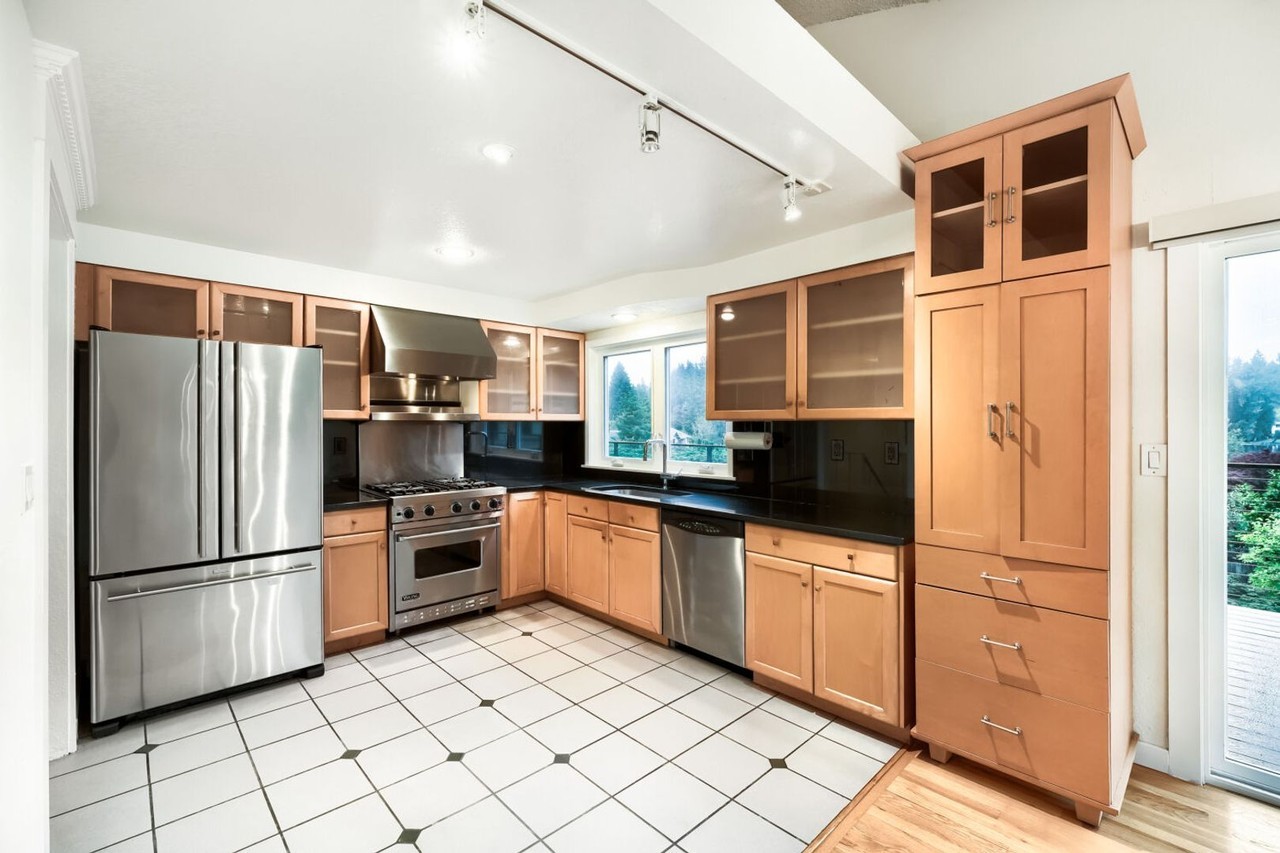 16227 Phantom Way - Photo 4 of 24