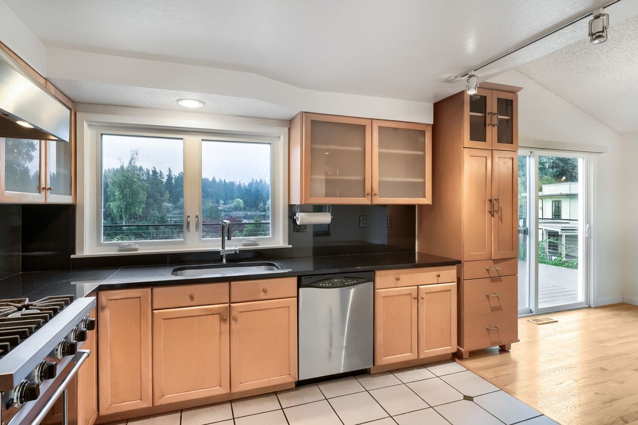 16227 Phantom Way - Photo 5 of 24