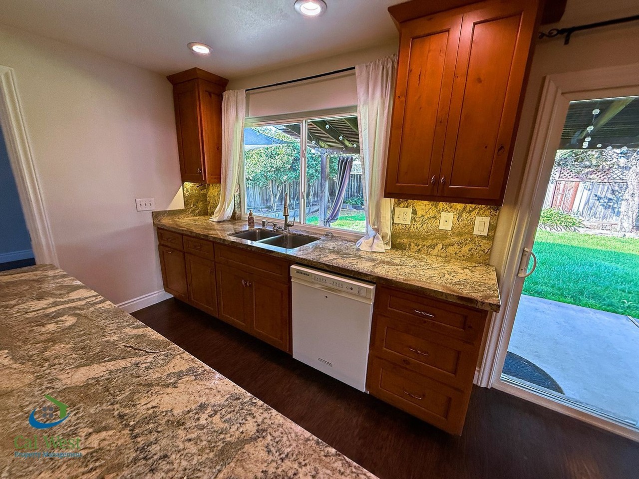 6479 Barron Pl - Photo 5 of 36