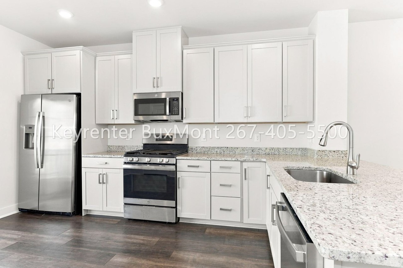 119 Waterside Mews - Photo 3 of 19