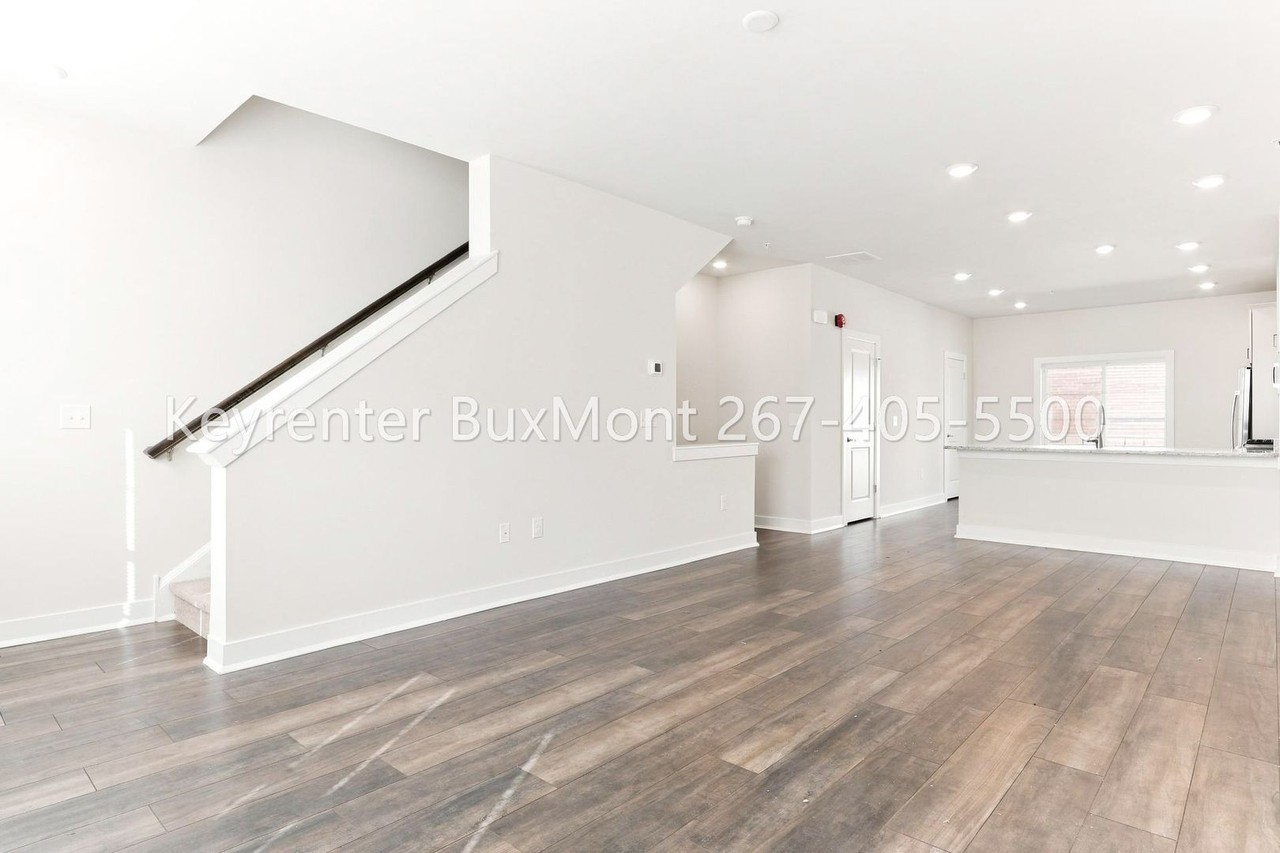 119 Waterside Mews - Photo 4 of 19