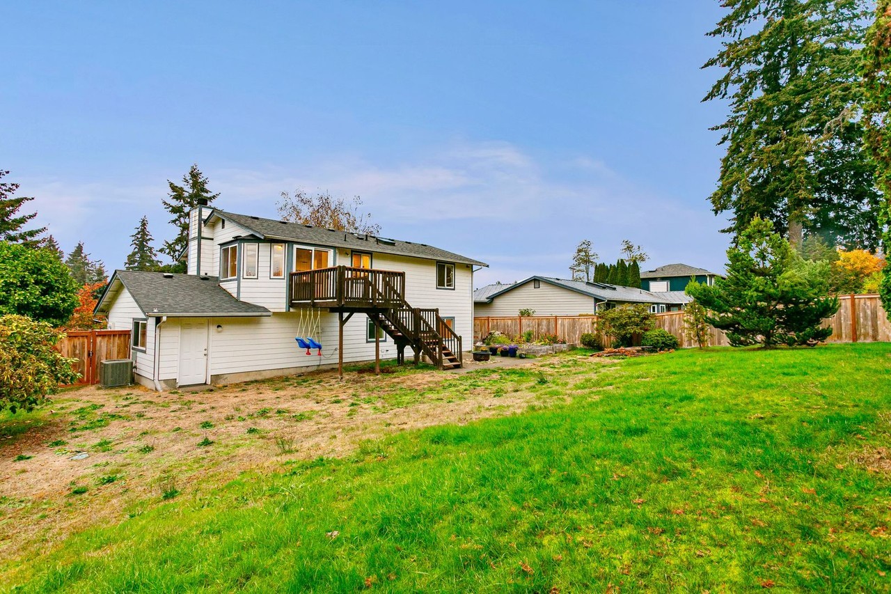 10320 97th St Sw - Photo 2 of 26