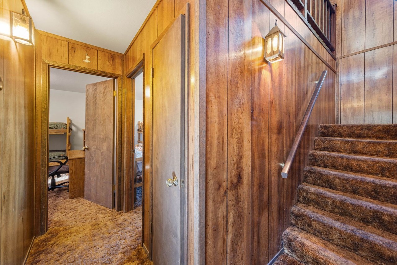 305 Valley View Dr - Photo 3 of 27