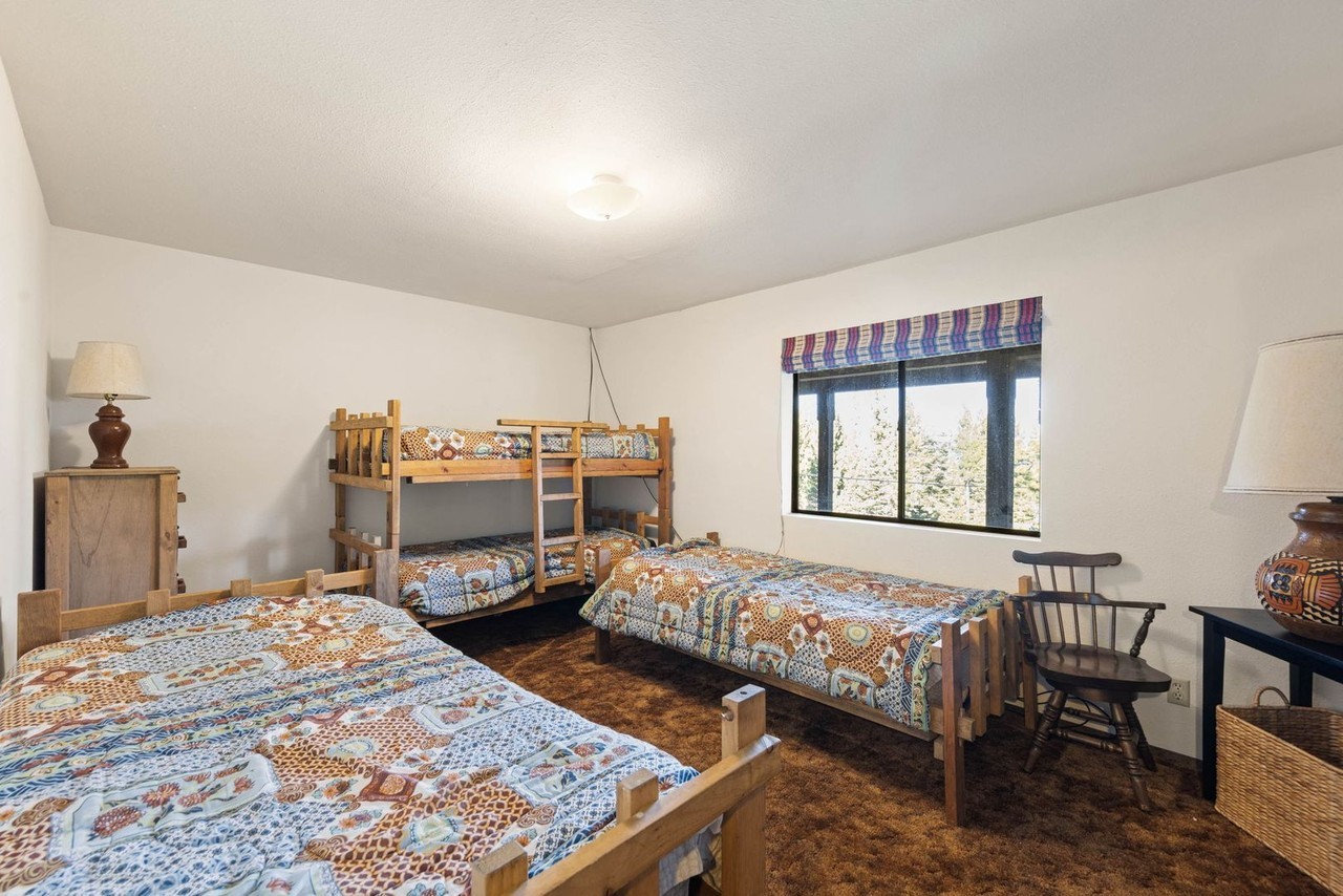 305 Valley View Dr - Photo 4 of 27