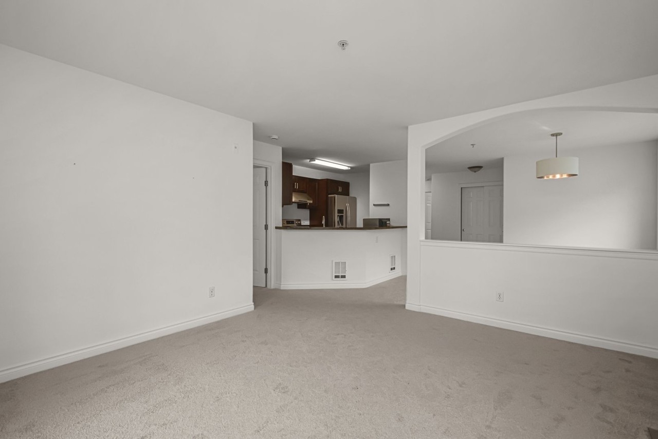 18501 Se Newport Way - Photo 5 of 38