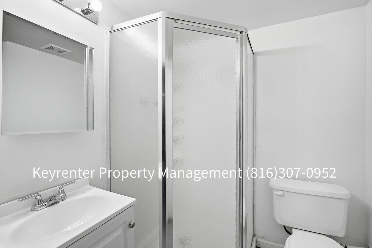 3313 S Vermont Ave - Photo 4 of 26