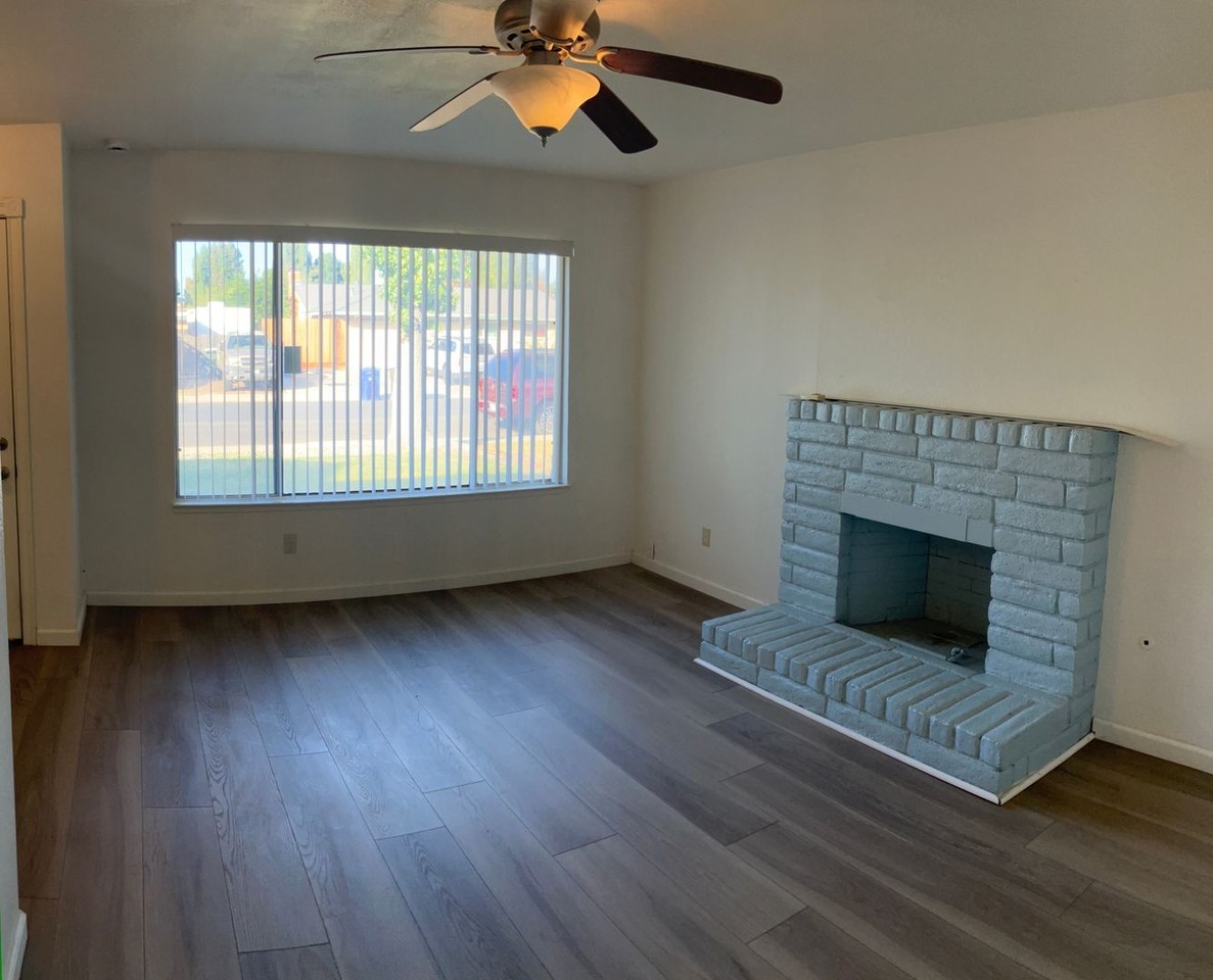 1616 Marston Way - Photo 3 of 15