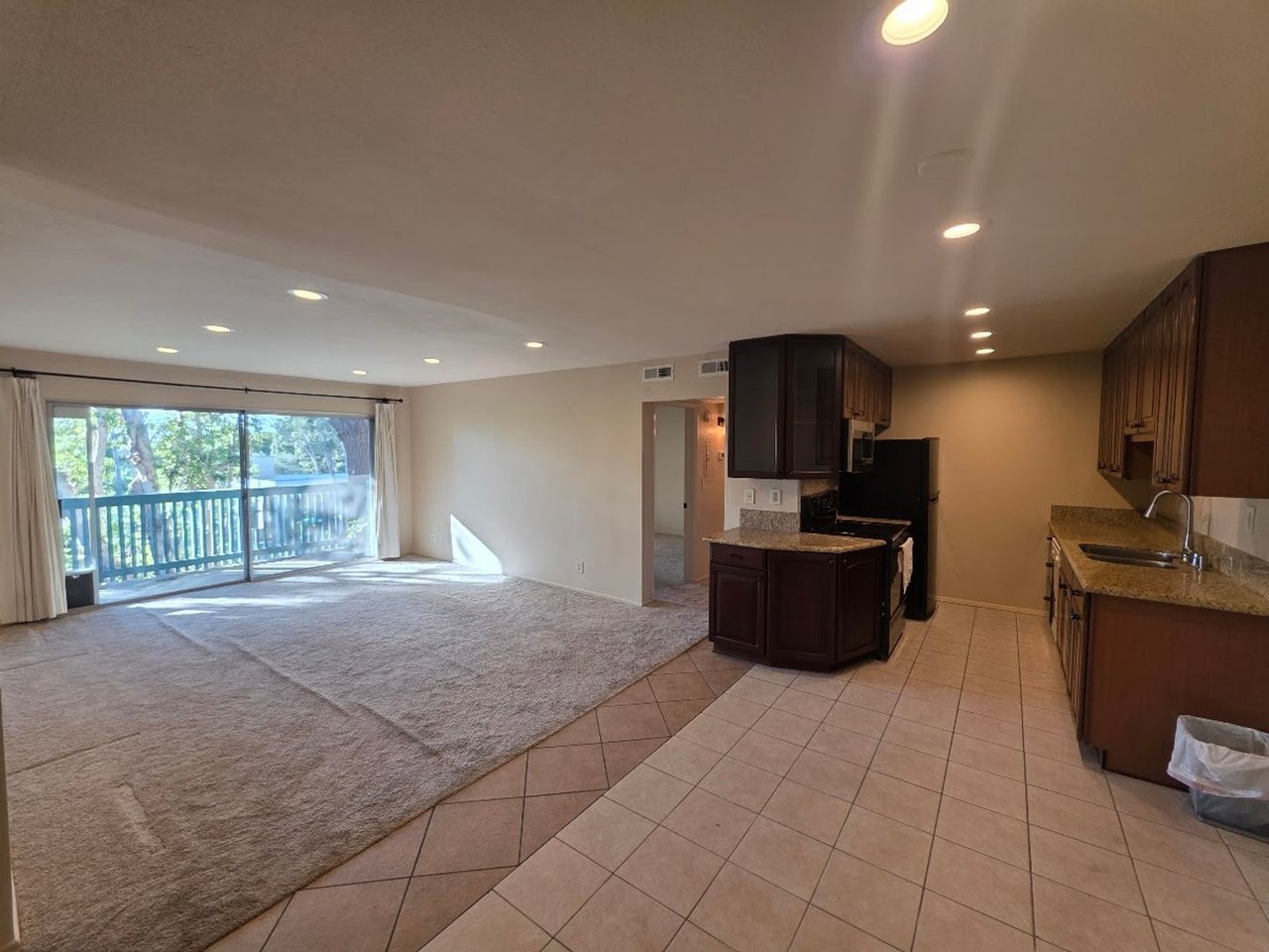 564 N Bellflower Blvd #307