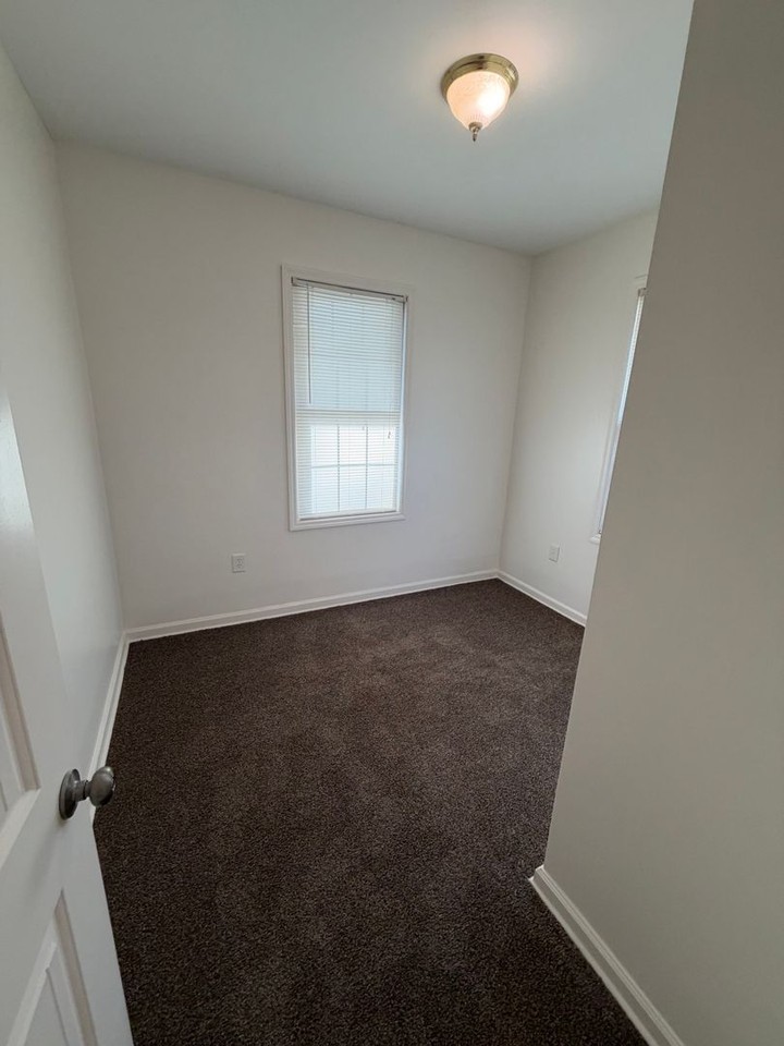 917 Myrtle St - Photo 6 of 13