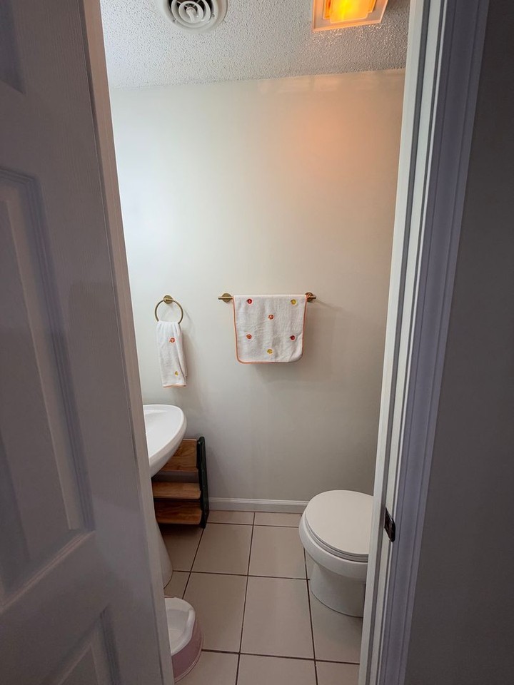 3 Lexington Ct - Photo 5 of 9