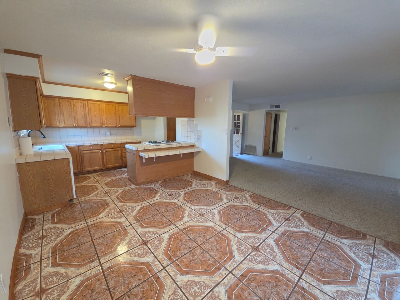 913 Sylvia St - Photo 2 of 31