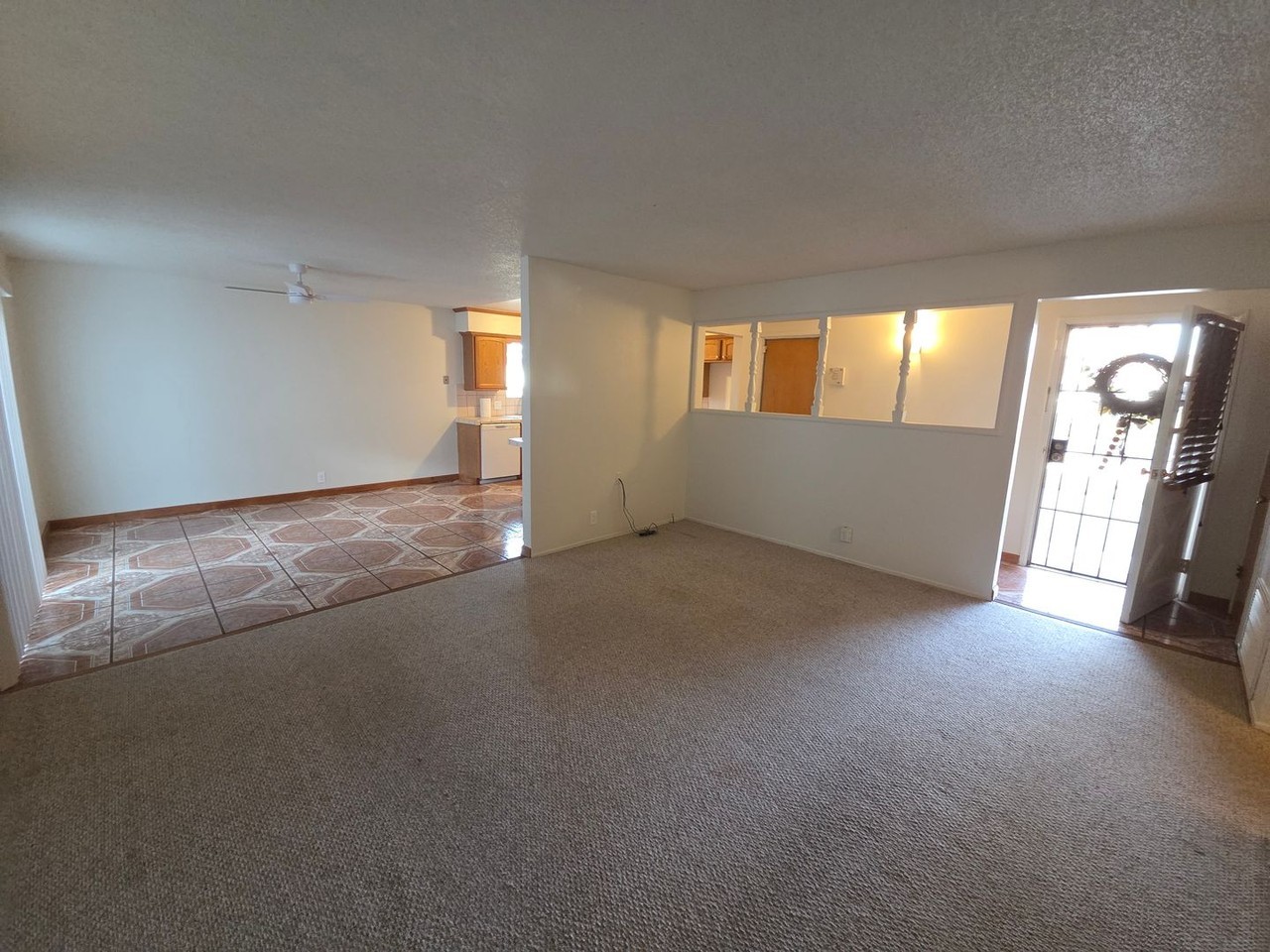 913 Sylvia St - Photo 4 of 31