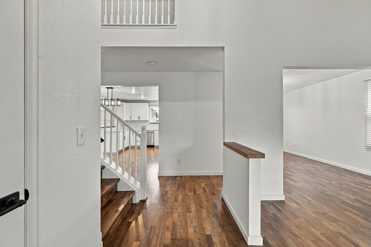 9782 Bucknell Ct - Photo 5 of 38