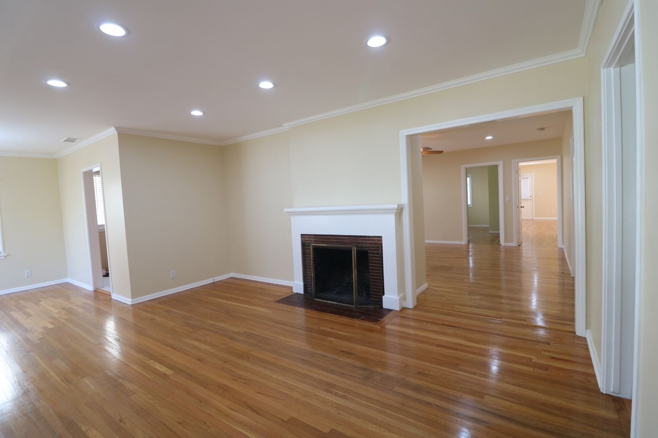 4714 Tobias Ave - Photo 7 of 25