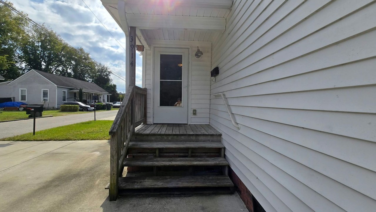 3914 Middle St - Photo 2 of 20