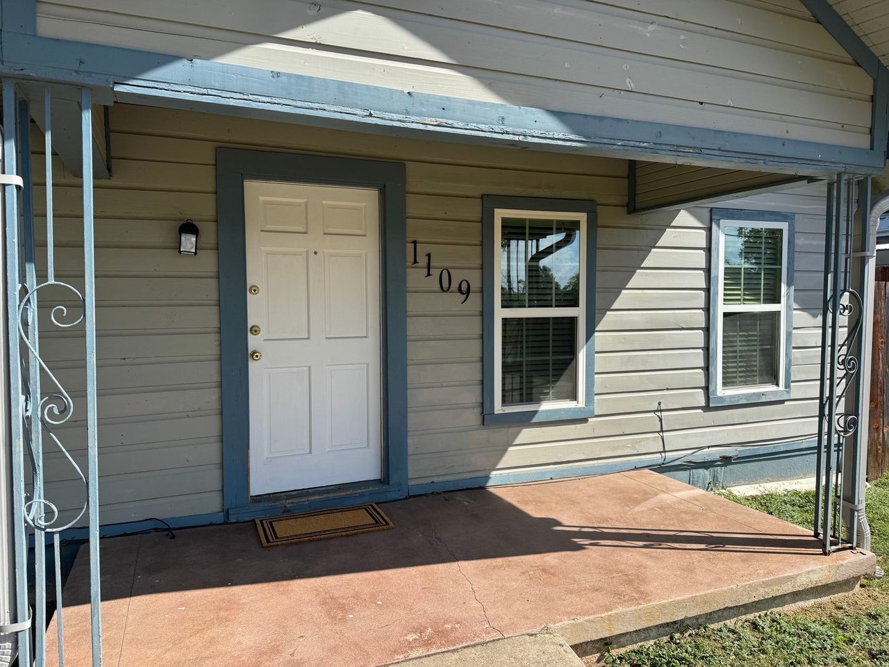 1109 N 18th St - Photo 2 of 16