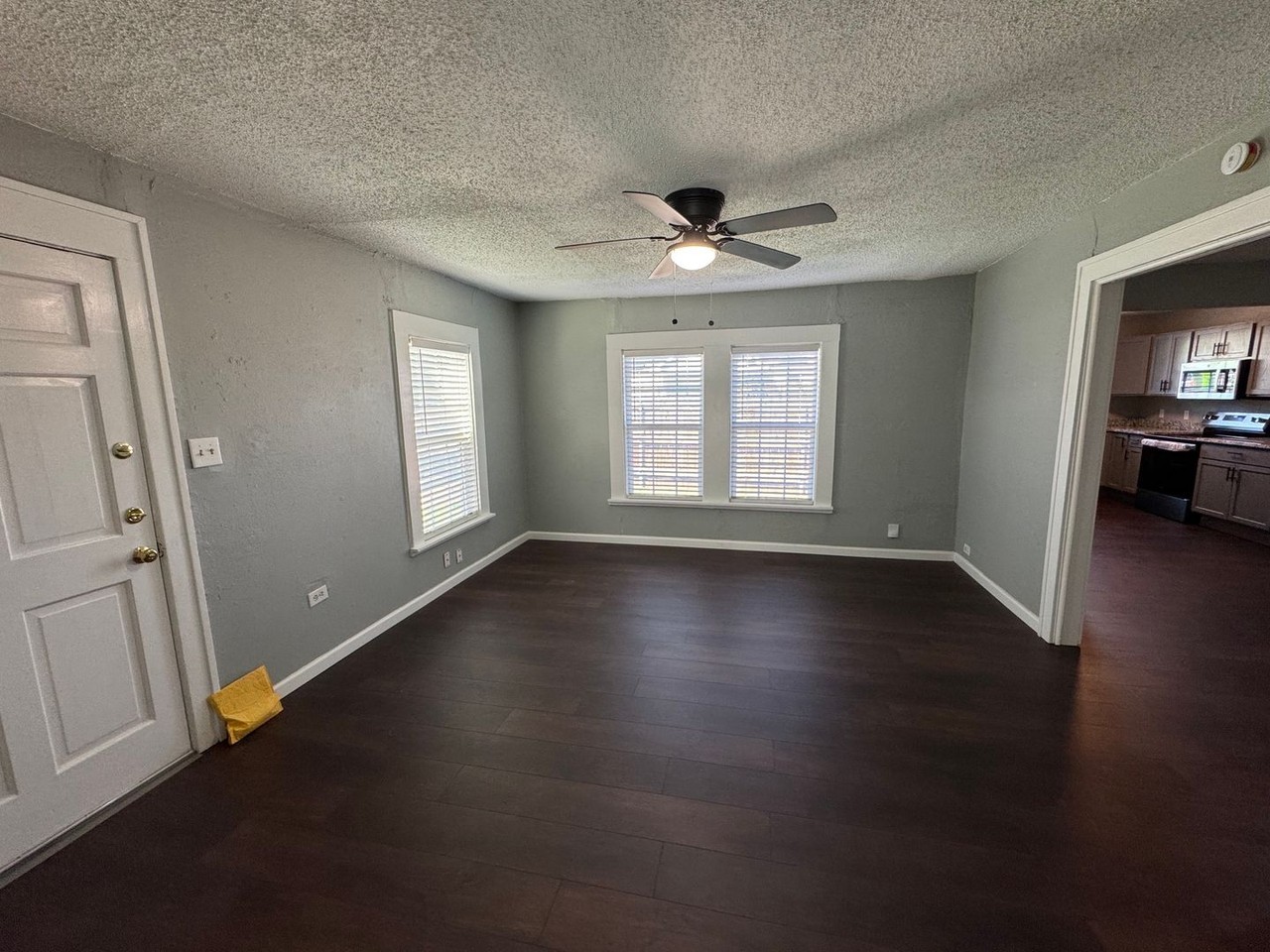 1109 N 18th St - Photo 3 of 16