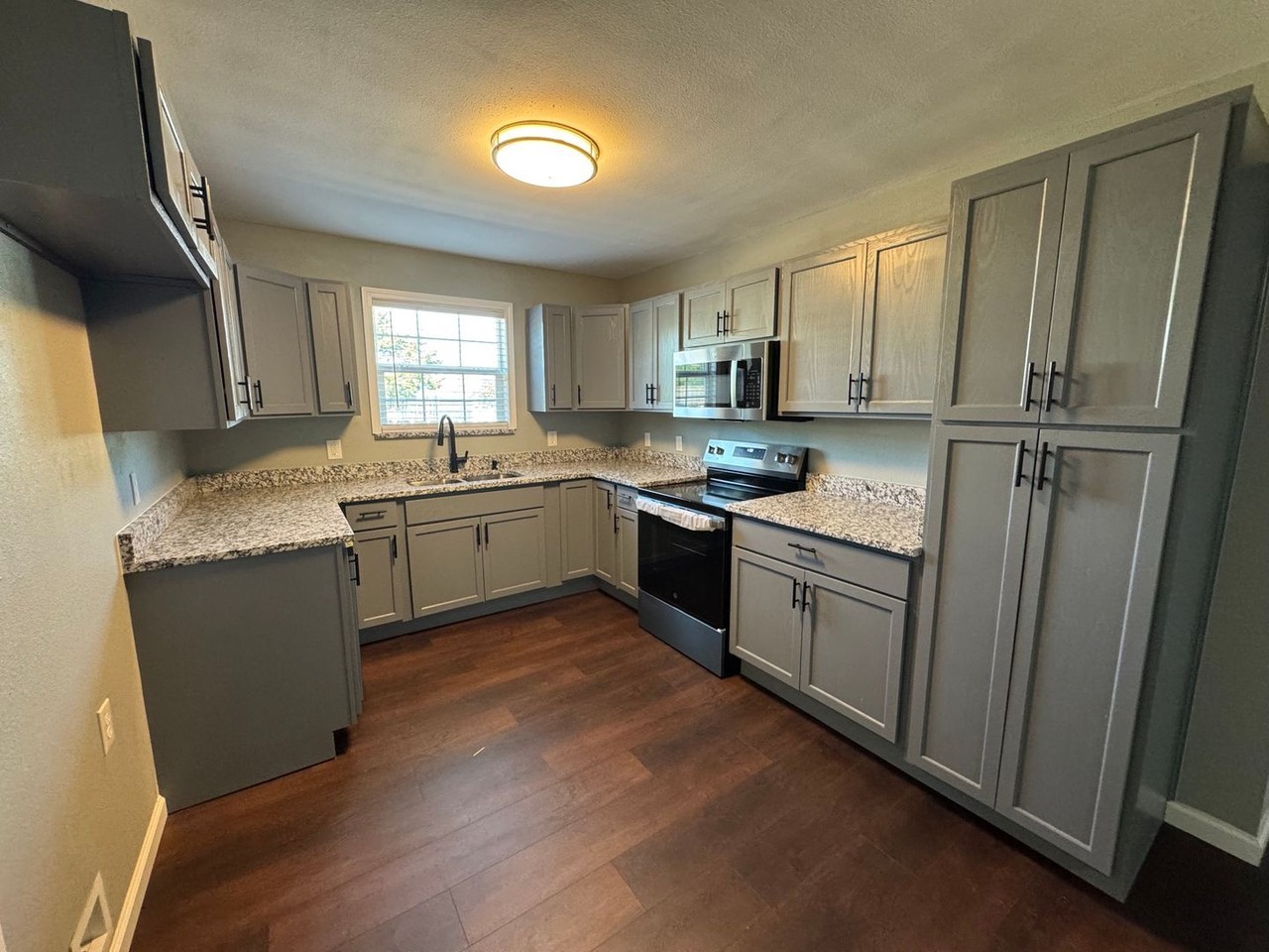 1109 N 18th St - Photo 6 of 16