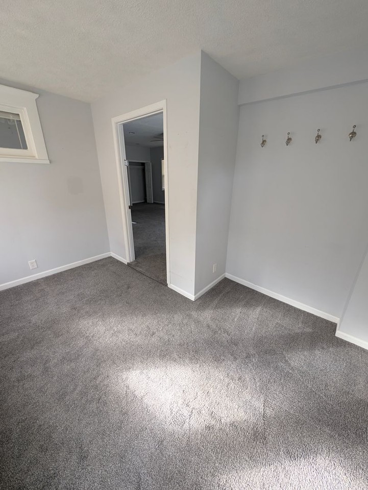 3132 N 47th Ave - Photo 2 of 30