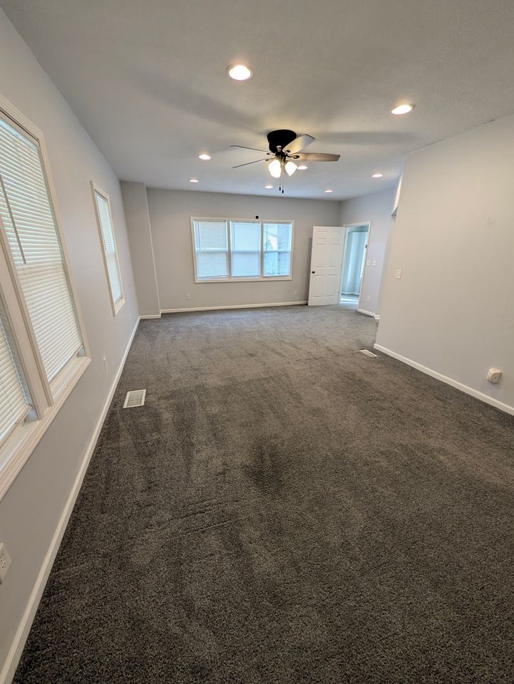 3132 N 47th Ave - Photo 5 of 30