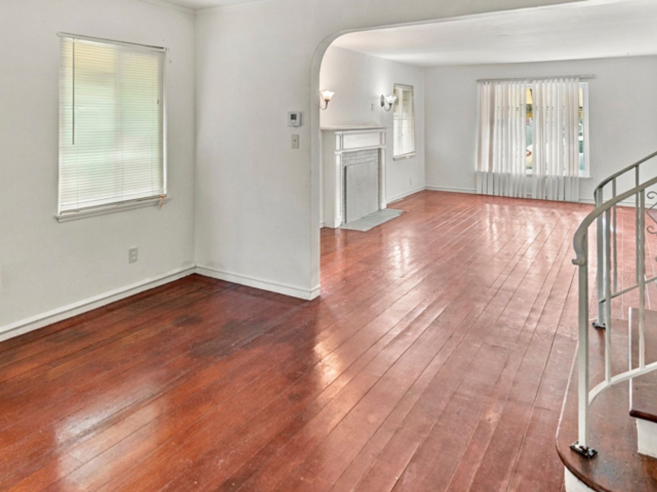 2315 Dashwood Ave - Photo 2 of 15