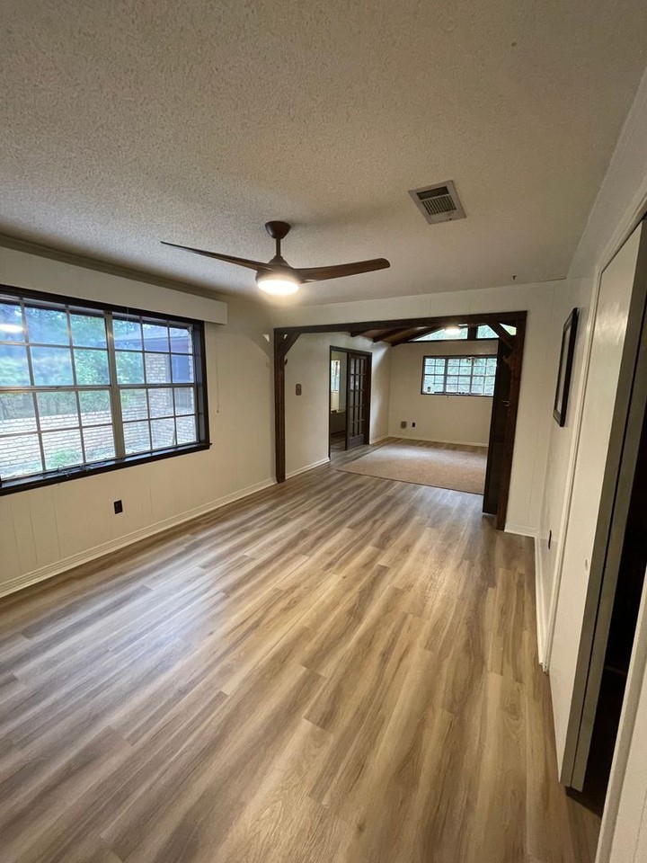 4720 Radio Rd - Photo 7 of 20