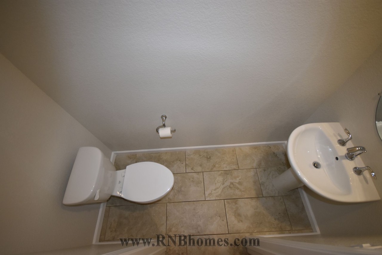 1049 Dennington Pl - Photo 4 of 20