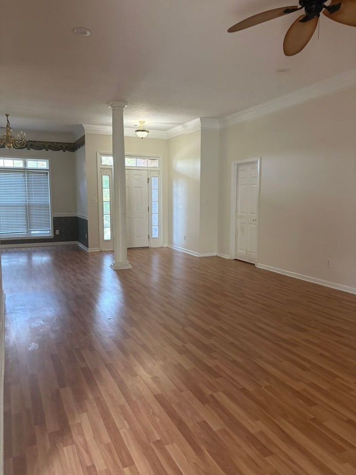 4246 4246 Colony Square Dr - Photo 7 of 36