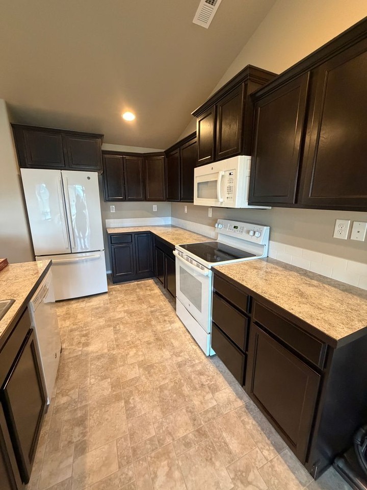 1338 E Brecken Dr - Photo 7 of 20