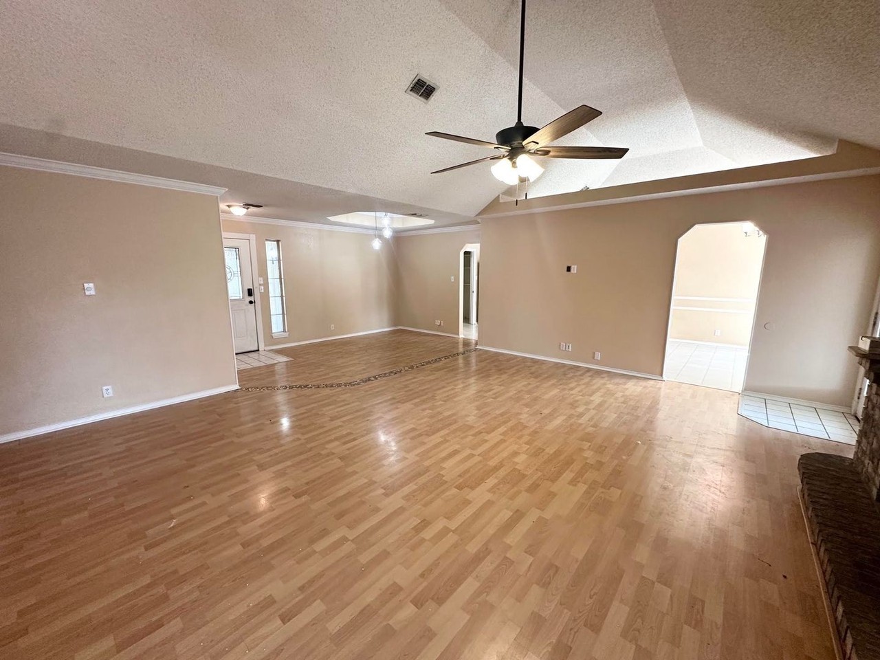 4413 Saint Andrews Dr - Photo 4 of 16