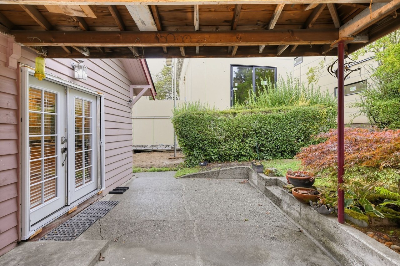 6346 51st Ave S - Photo 4 of 29