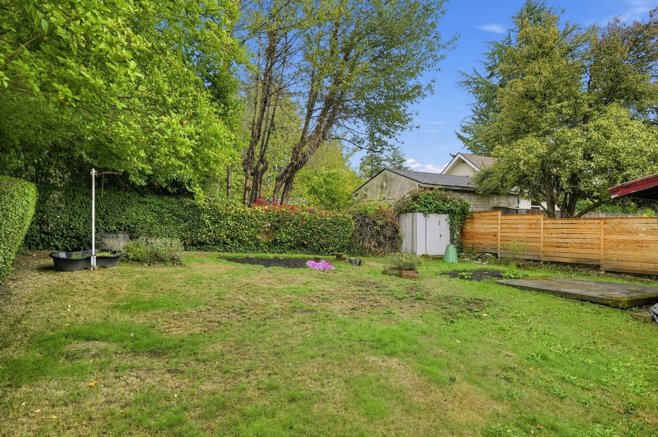 6346 51st Ave S - Photo 5 of 29