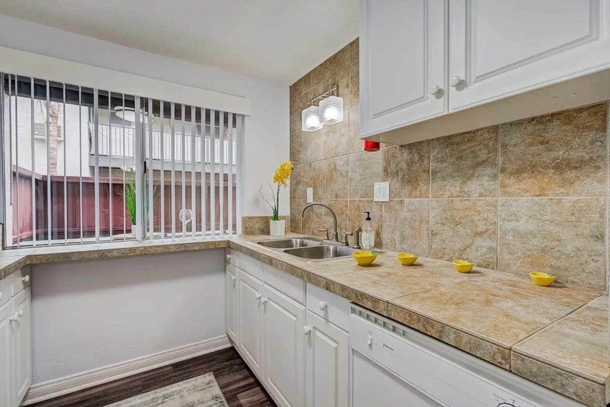 3400 S Main St - Photo 5 of 21