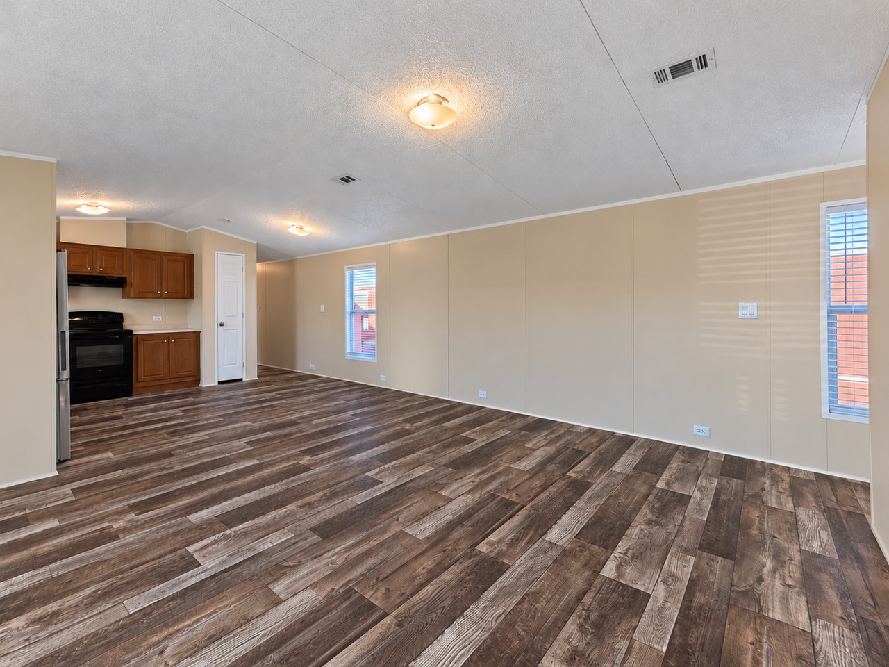 709 N Collins Fwy #200 - Photo 2 of 31
