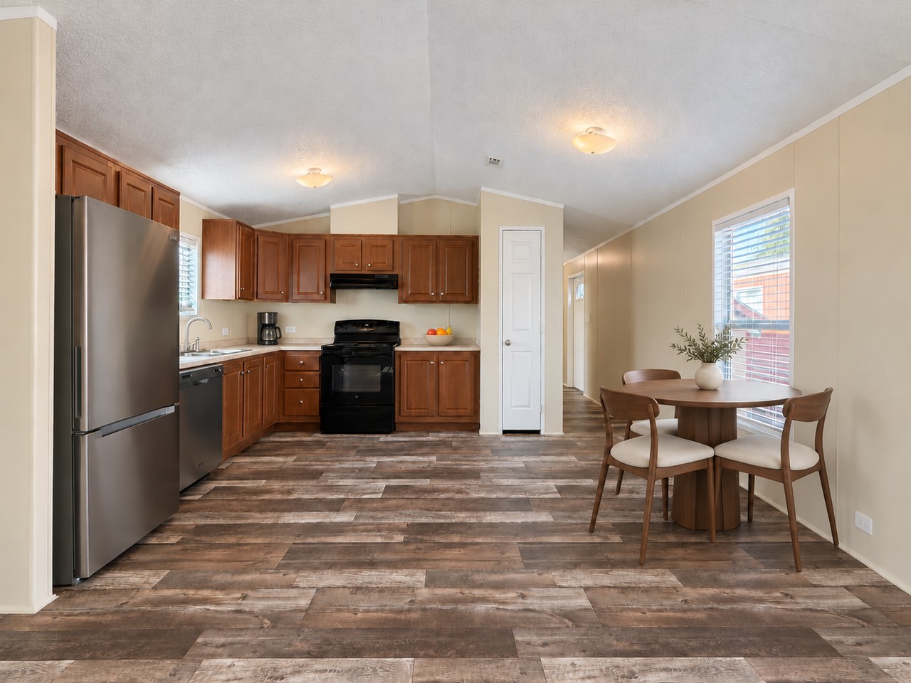709 N Collins Fwy #200 - Photo 5 of 31