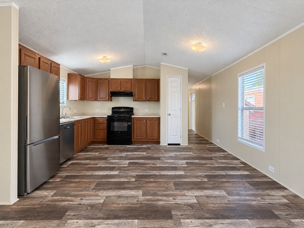 709 N Collins Fwy #200 - Photo 6 of 31