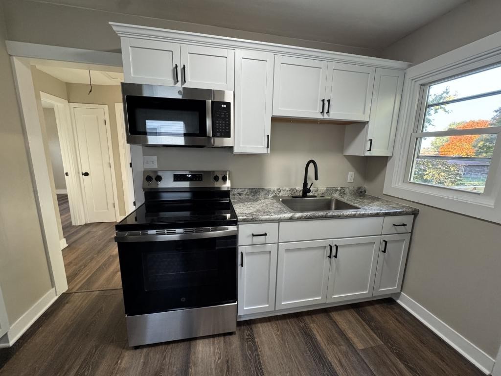 510 Village Dr - Photo 7 of 20
