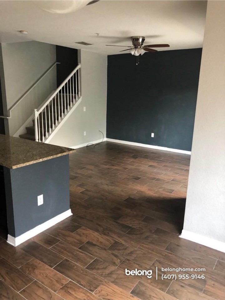 2352 Grand Central Pkwy - Photo 4 of 10