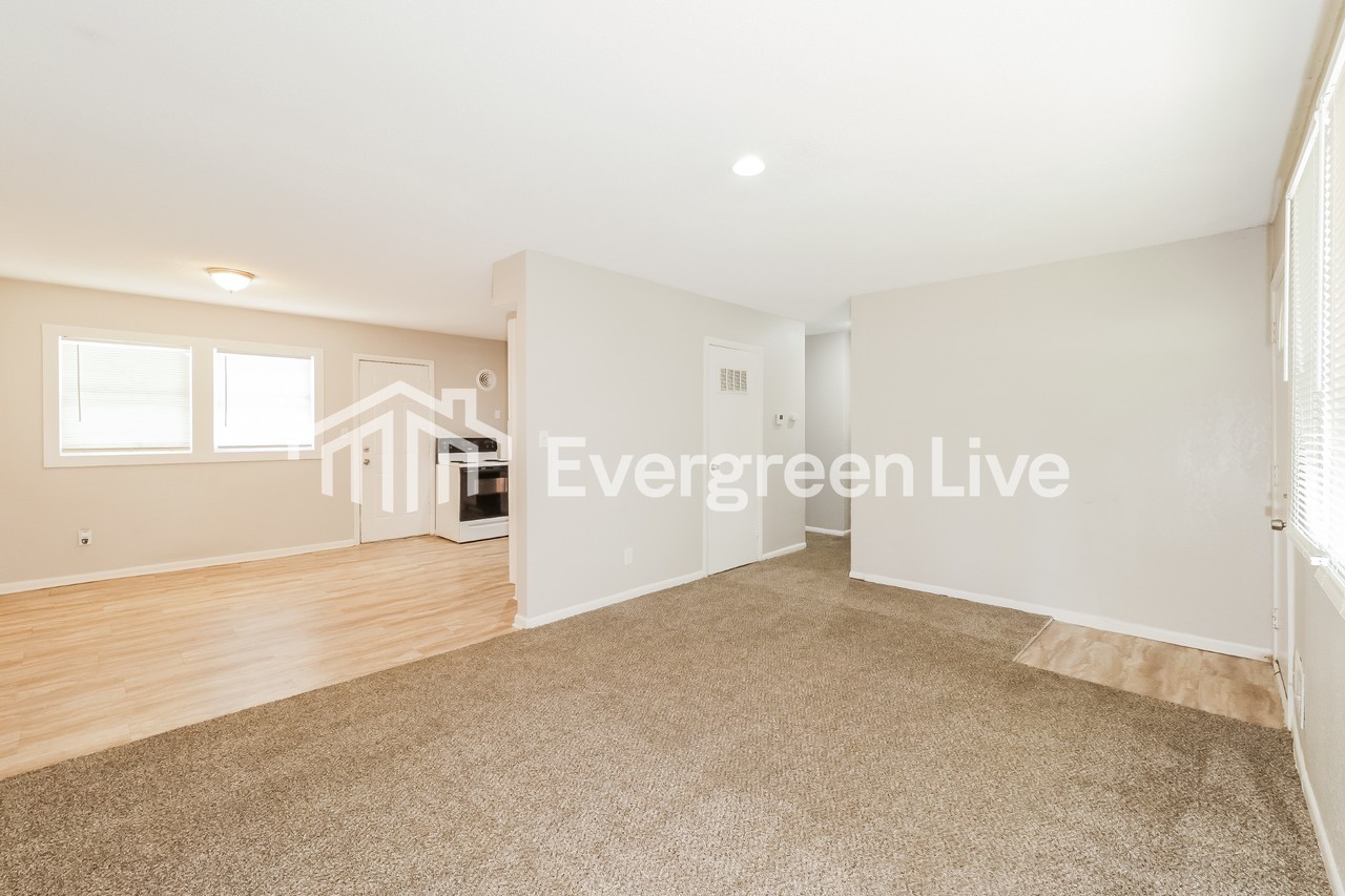7712 E 111th Ter - Photo 4 of 15
