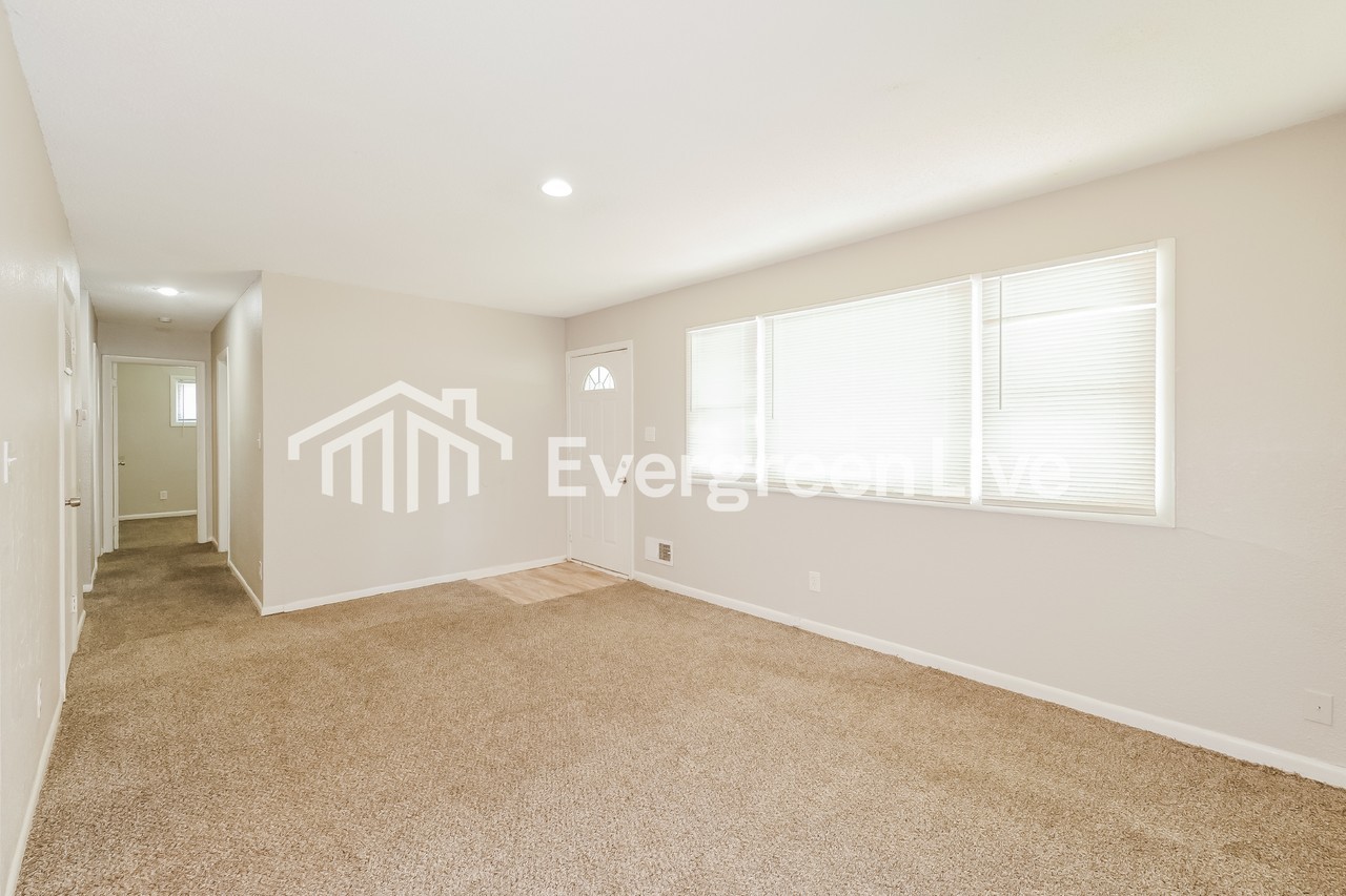 7712 E 111th Ter - Photo 5 of 15