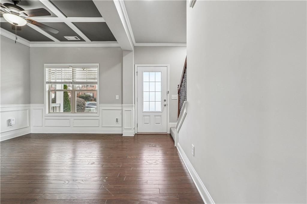 659 Lynnfield Dr - Photo 3 of 26