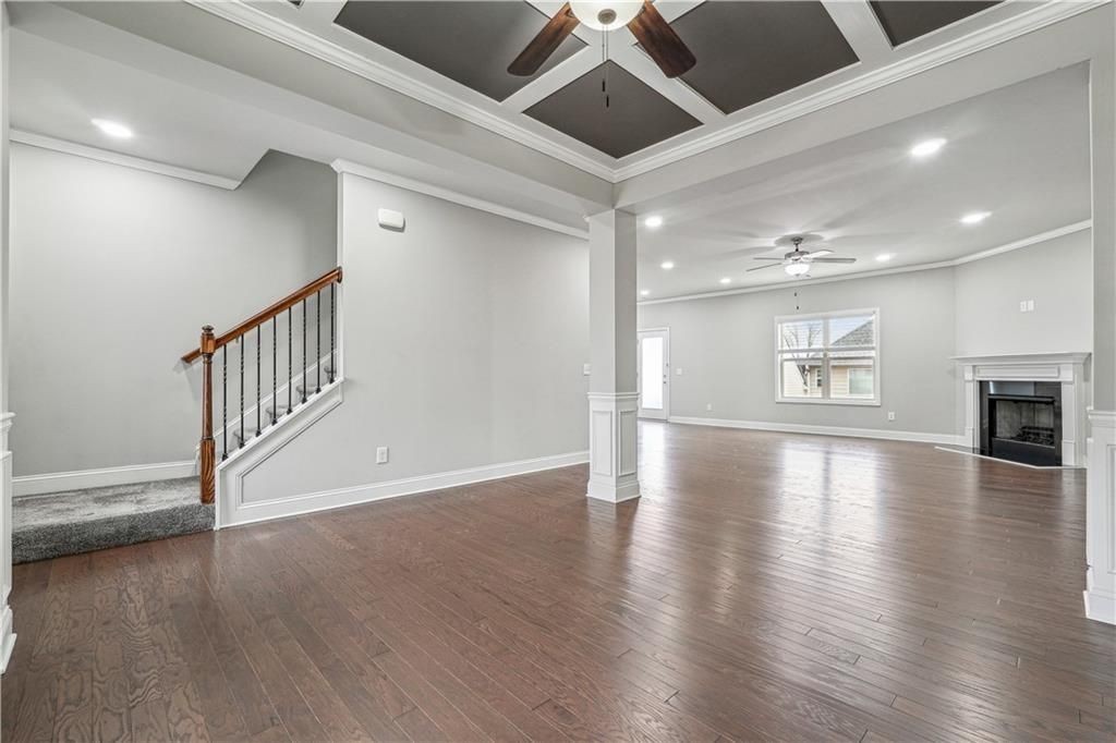 659 Lynnfield Dr - Photo 4 of 26