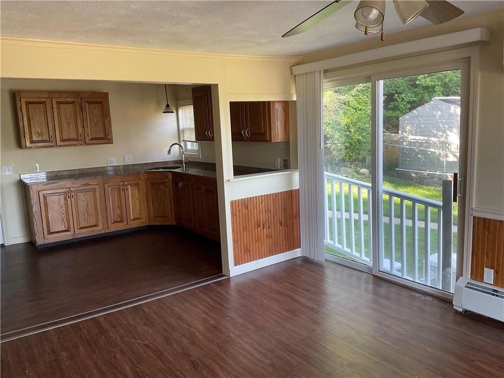 6 Pilgrim Ave - Photo 7 of 37