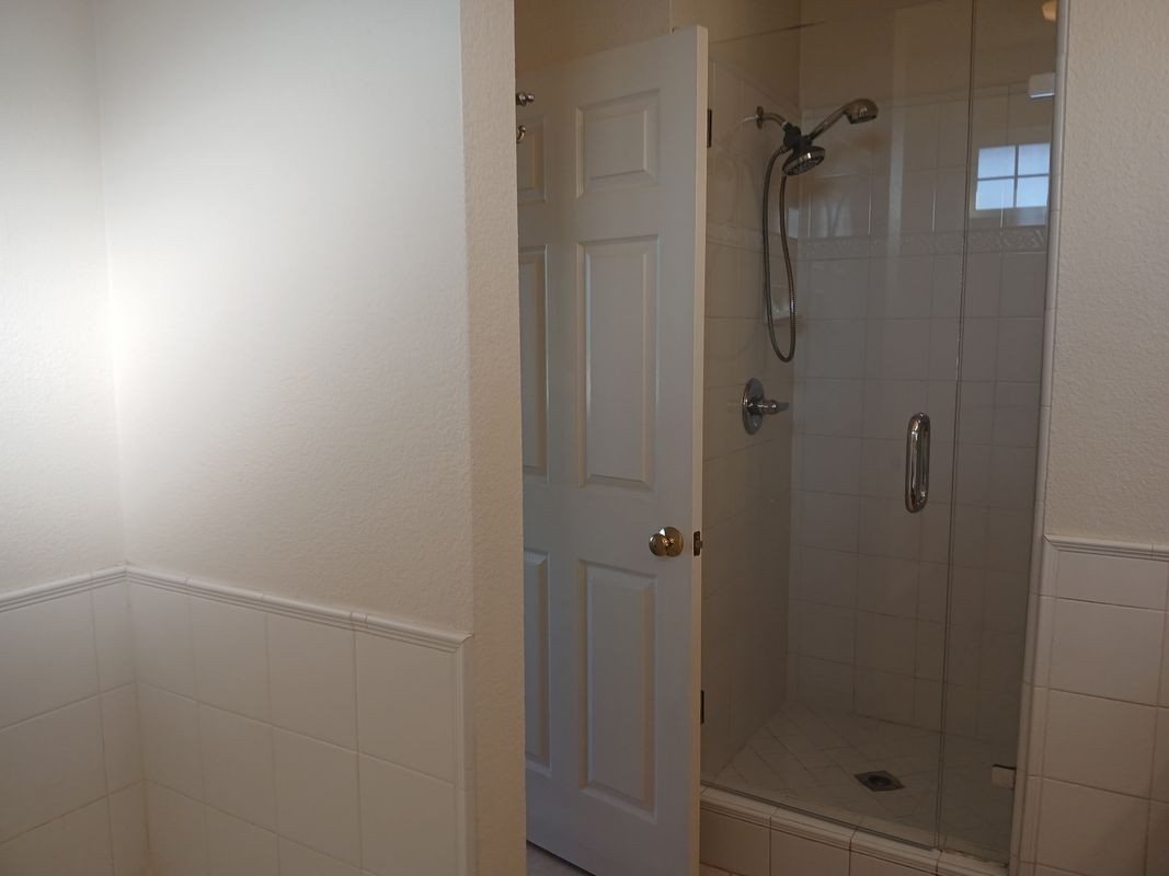 605 Fourth Ave - Photo 4 of 28