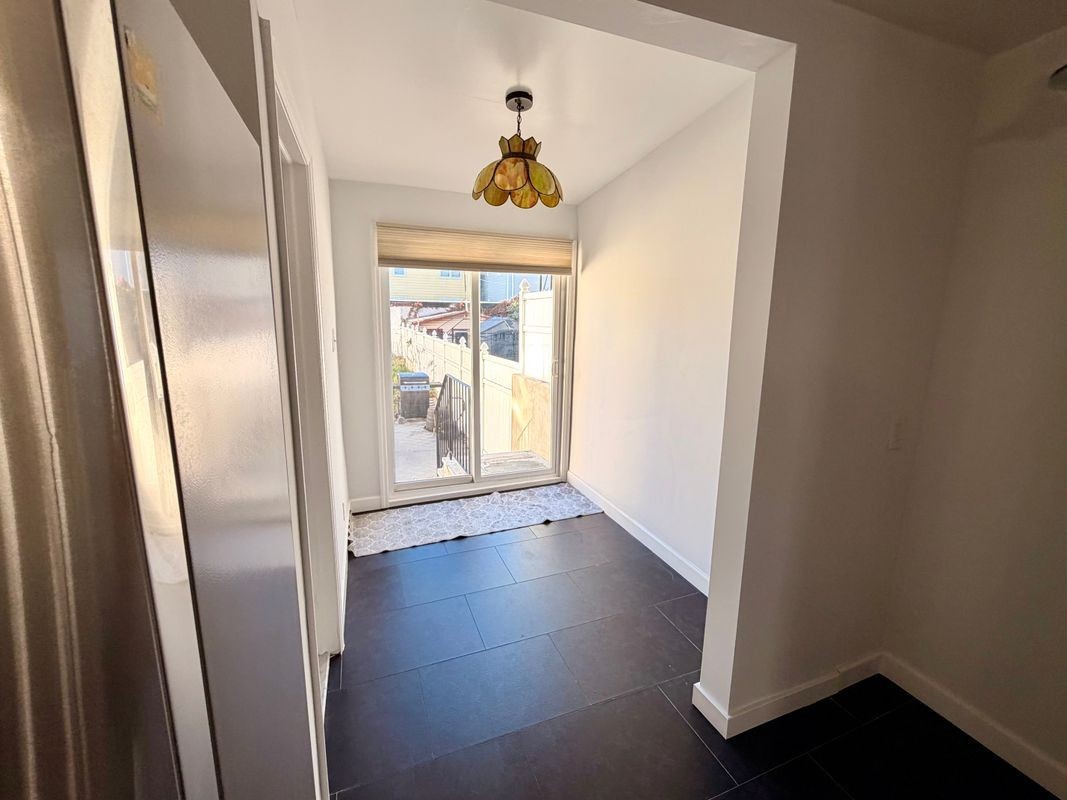 63 Garrison St - Photo 4 of 26